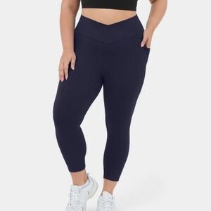 Halara High Waisted Crossover Side Pocket Plus Size Capri Leggings in Navy Blue